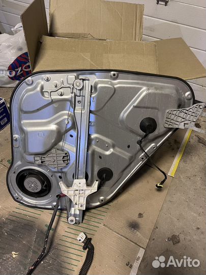 Стеклоподъемник в сборе задняя левая дверь