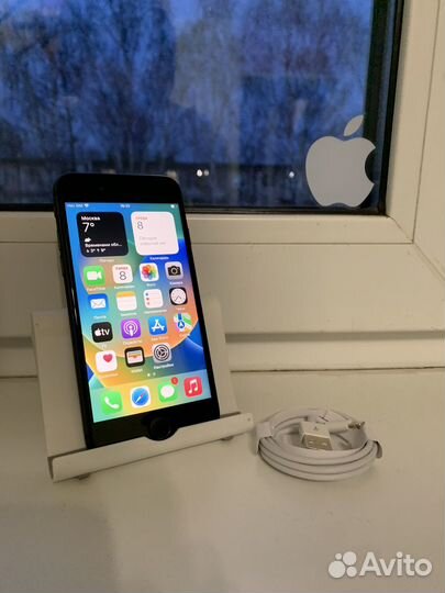 iPhone 8, 64 ГБ