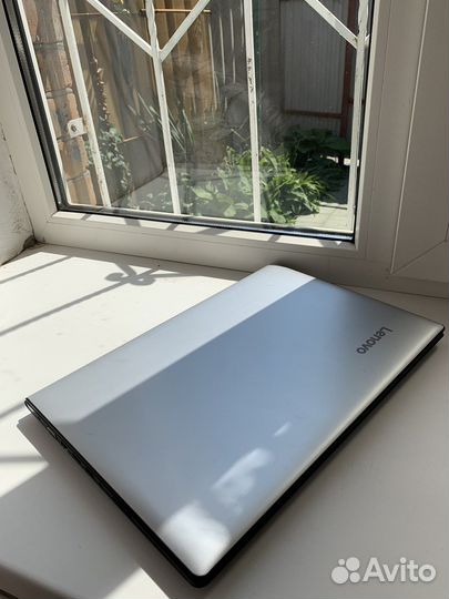 Ноутбук lenovo