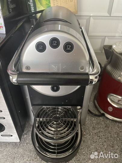 Nespresso Капсульная кофемашина Zenius ZN100