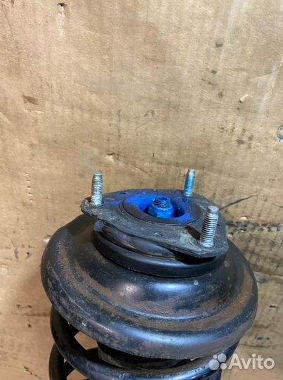 Амортизатор передний левый Ford Focus 1 2002г. 1.8