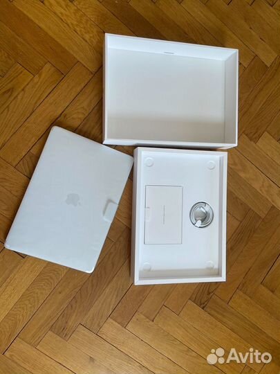 Macbook pro 13 (2022), Apple M2, 8гб, 256гб, SSD