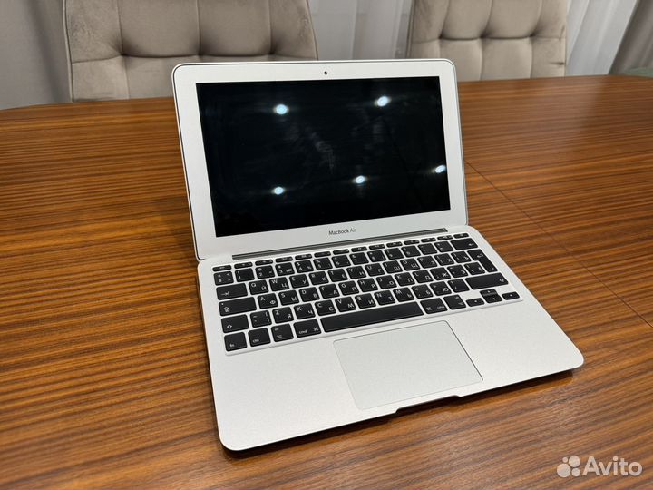 Apple macbook air 11 2011