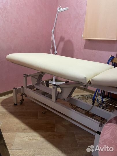 Массажная кушетка с электроприводом