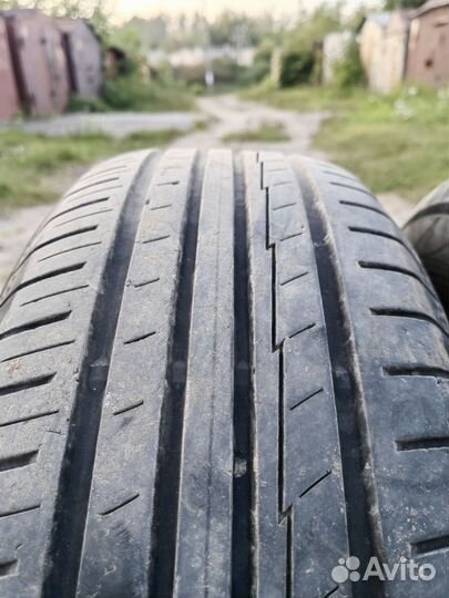 Yokohama BluEarth AE50 215/65 R17 99V