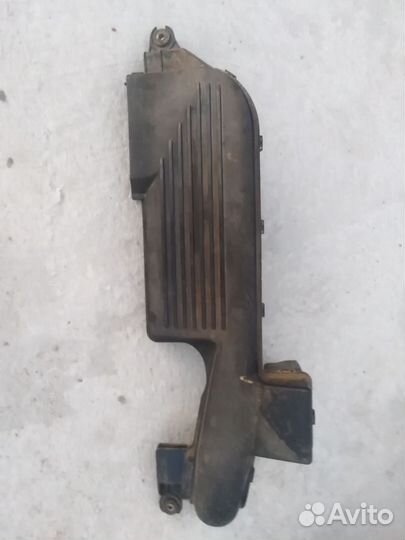 Воздухоприемник mazda323 bj