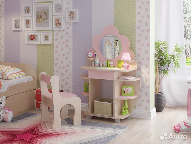 Стол со стулом