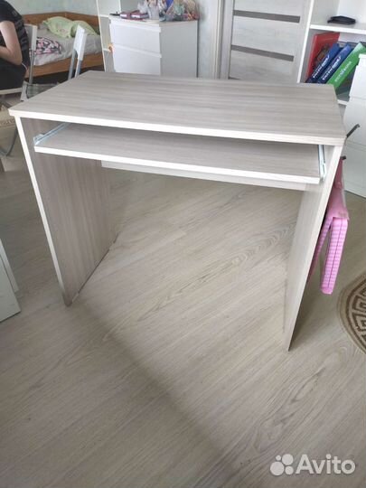 Детский письменный стол