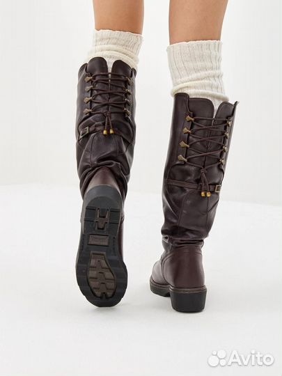 Практичные сапоги с легким мехом для женщин