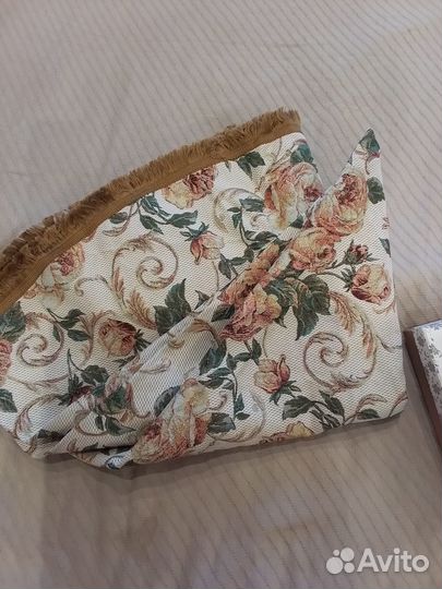 Скатерть гобеленовая круглая d 180 см