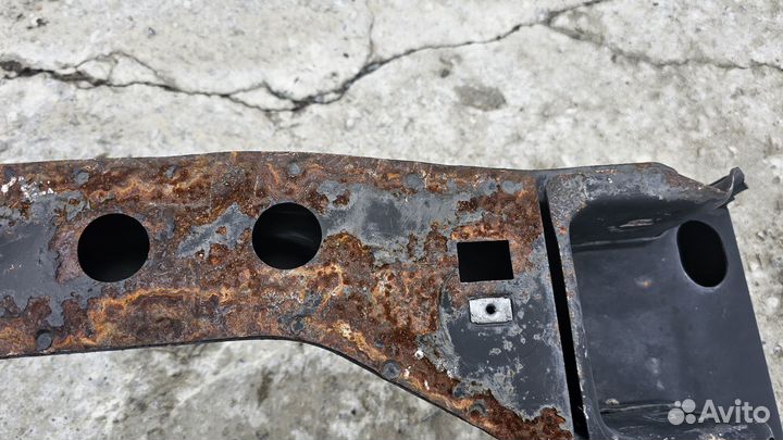 Передний подрамник на Mercedes-Benz W210