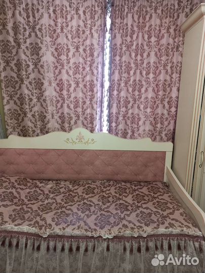 Шторы и покрывало б/у