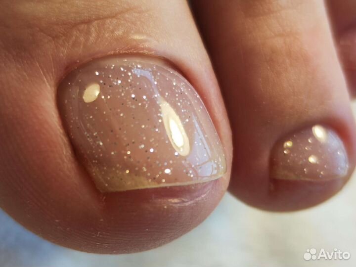 Маникюр и педикюр