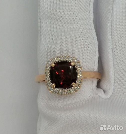 Золотое кольцо с камнем 17,5р