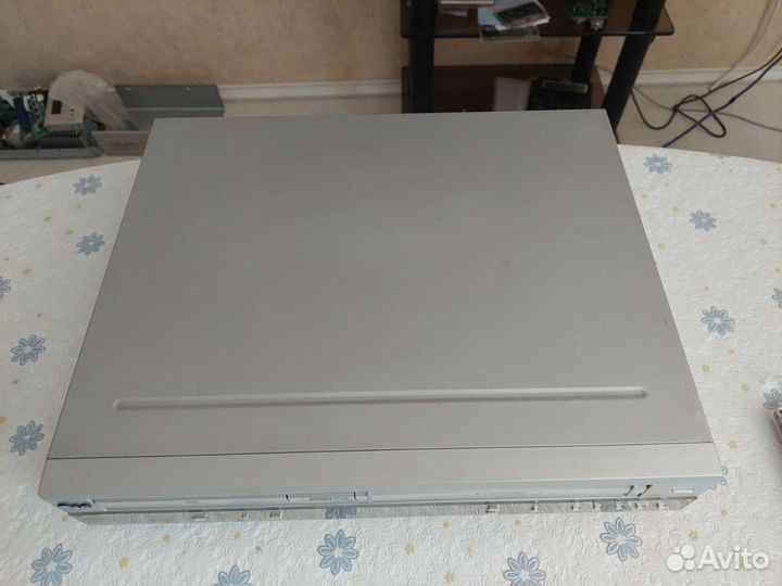 DVD VHS плеер Combo LG DC592W