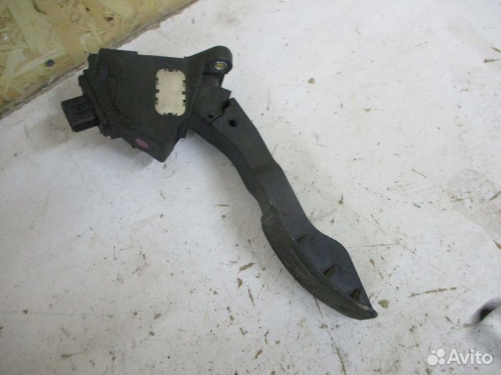 Педаль газа Тойота Королла 150 1,6 робот