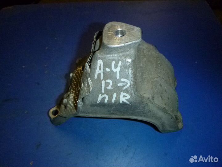 Кронштейн двигателя правый Audi A4 Allroad Quattro B8 (2007—2012)