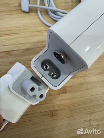 Зарядное устройство на macbook (оригинал)