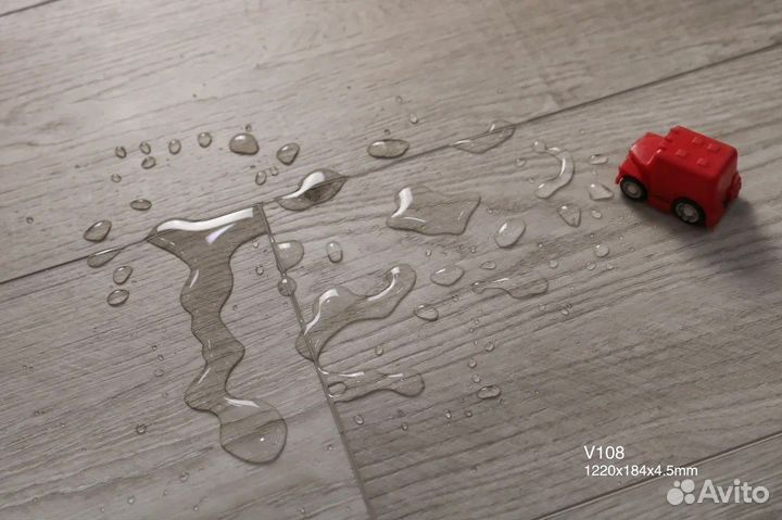 Ламинат влагостойкий новый