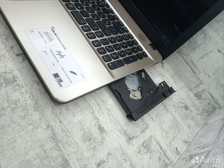 Ноутбук asus VivoBook Max