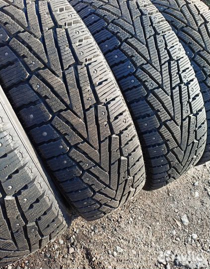 Roadstone Winguard WinSpike 225/60 R17