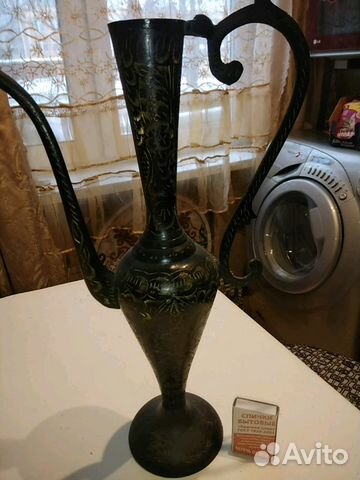 Большой старыи кувшин