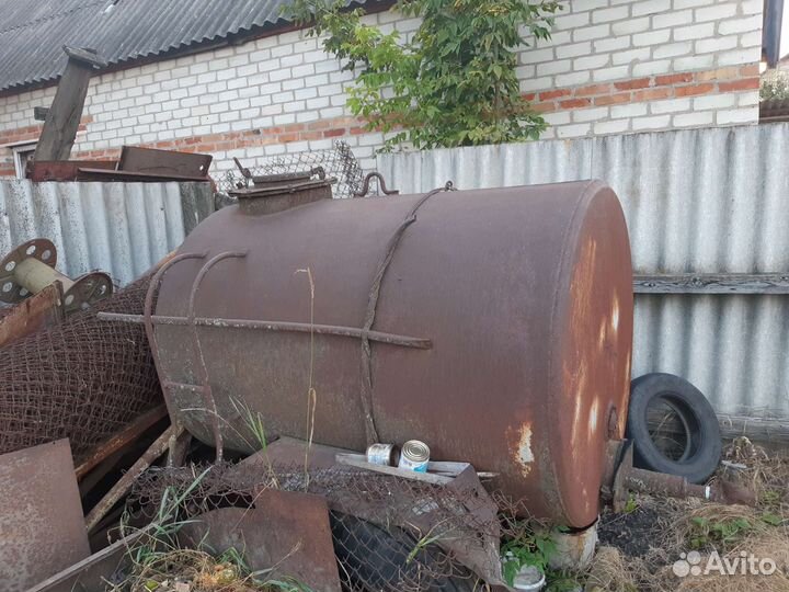 Продам бочку на колесах