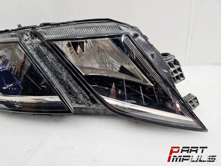 Фара правая Skoda Octavia