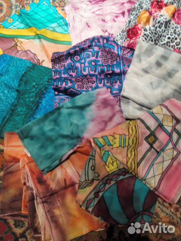 Целая коллекция косынок и платков СССР