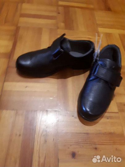 Школьные туфли
