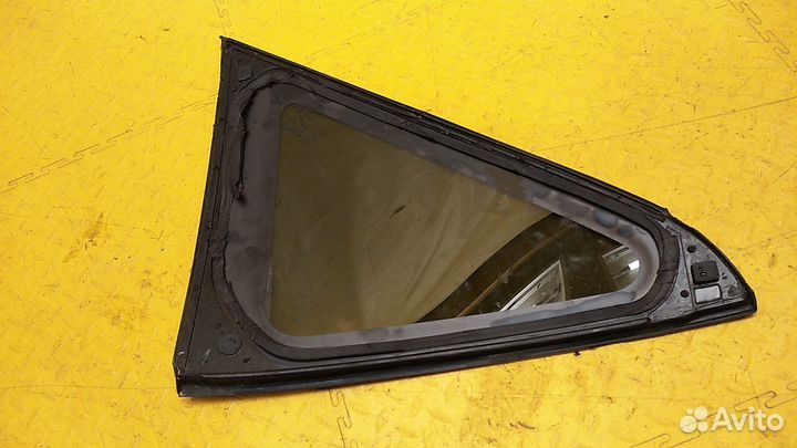 Стекло кузовное глухое правое Murano (Z50)