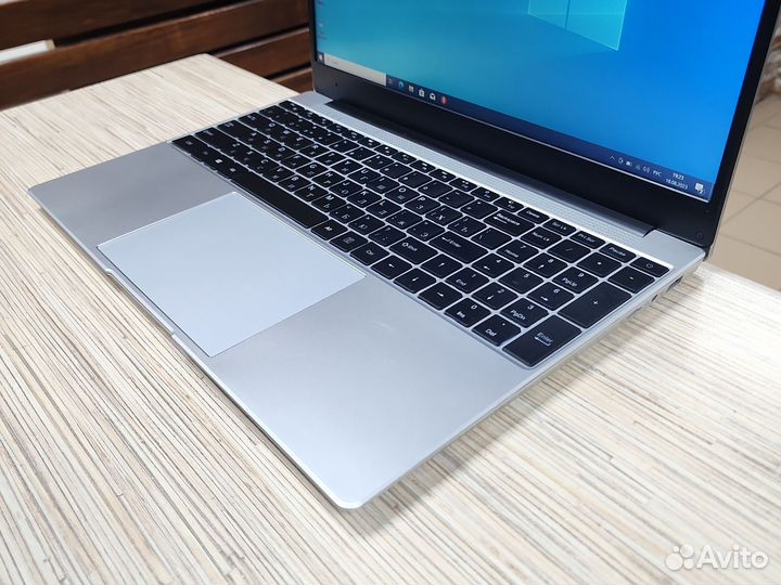 Ноутбук Intel 15.6 Full-HD, 9Gb, SSD nvme 256 Gb