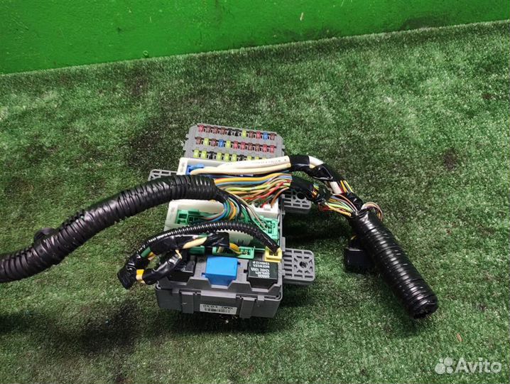 Блок предохранителей салонный Honda Civic 5D (FN)