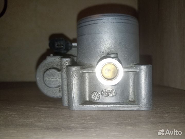 Дроссельная заслонка volkswagen 03F133062B