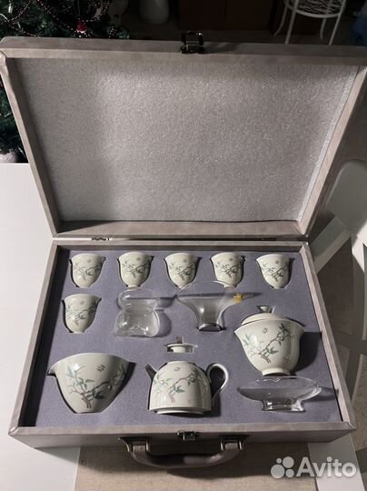 Чайный сервиз из китайского костяного фарфора