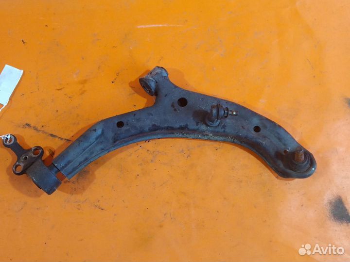 Рычаг передний правый Nissan Bluebird sylphy TG10