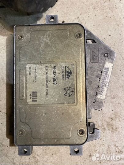 Блок управления abs Jeep Wj 4L 2005