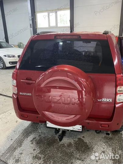 Колпак запасного колеса Витара Красный