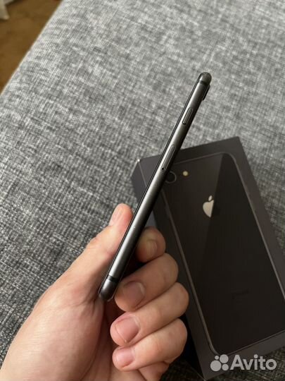 iPhone 8, 64 ГБ