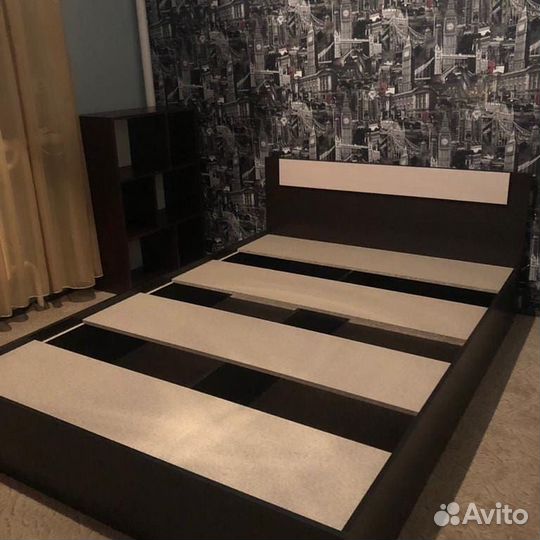 Кровать 2-спальная с матрасом