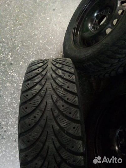 Goodyear UltraGrip 215/65 R16