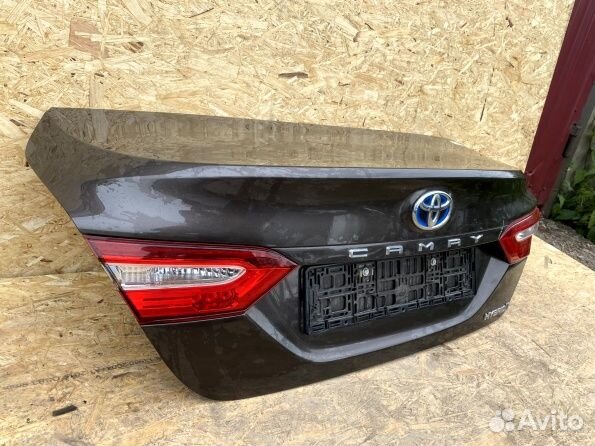 Крышка багажника Тойота Камри 70