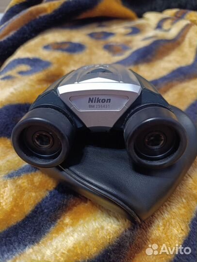 Бинокль Nikon Eagleview Zoom 8-24x25