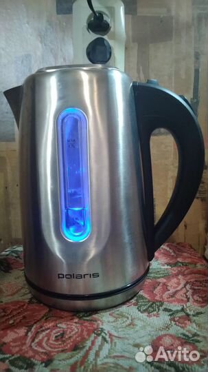 Электро-чайник с подсветкой Polaris