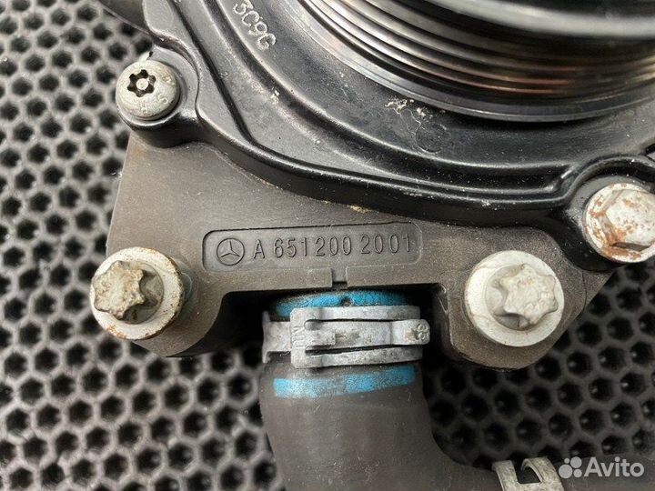 Насос водяной (помпа) Mercedes-Benz C-Class W204