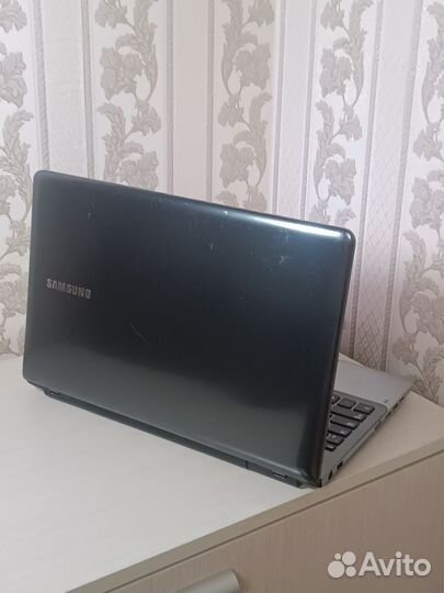 Игровой Samsung i3/8/HD/ATI/SSD/15'6