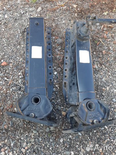 Опорные лапы полуприцепа