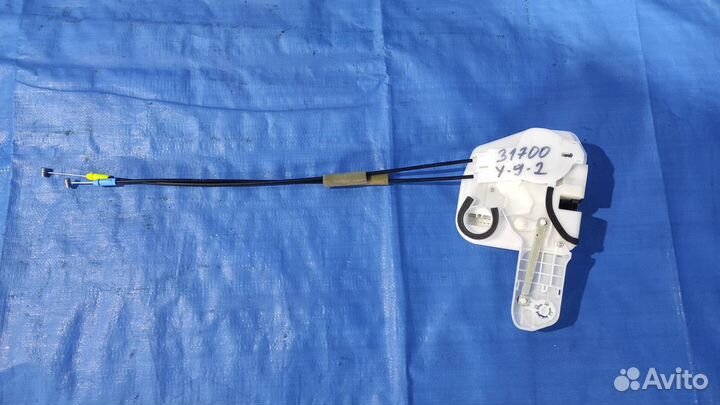 Замок двери передней левой Mitsubishi Outlander 3