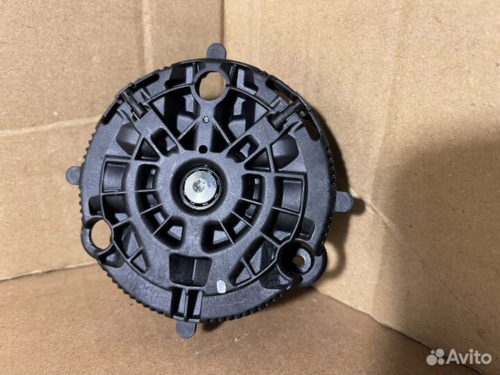 Моторчик регулировки левого зеркала Kia K5