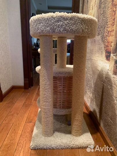 Лежанка для кошек новая